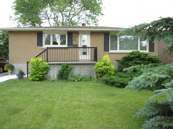 50 Campbell Cres, Kingston, ON K7M 1Z5