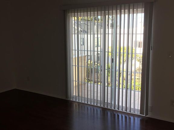 Living Room/Balcony Outside