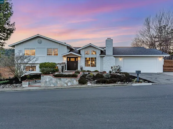 88 Shuey Dr, Moraga, CA 94556