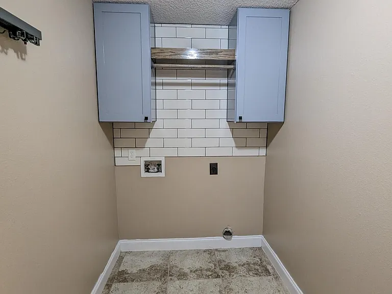 2409 Juneau Ln — Photo 10