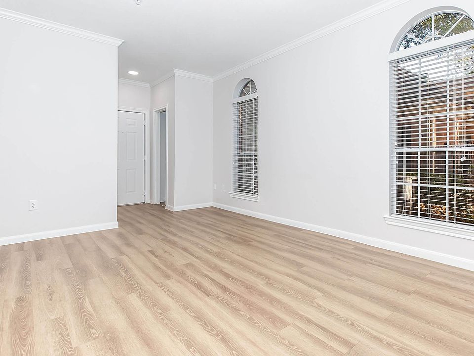 1st image of 1007 Cypress Station Dr APT 3101