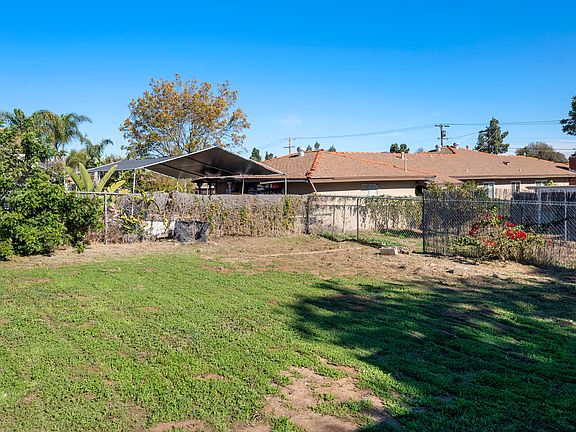 4th image of 2348 Cypress Ave