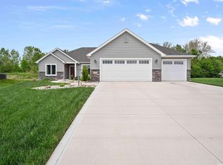1795 Dunlin Ct, New Haven, IN 46774
