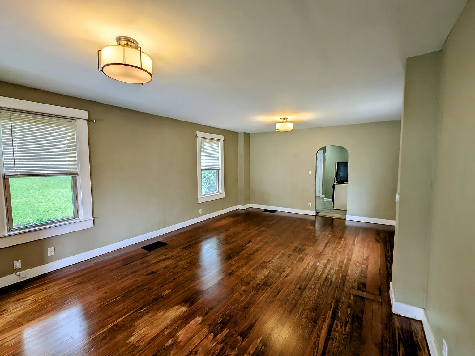 2 bed, 1186 sqft, $1,445 — Photo 2