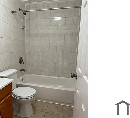 1 bed, $2,584 — Photo 4