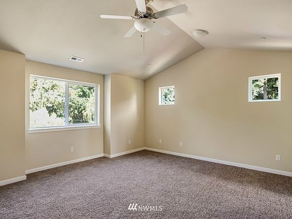 3rd image of 2621 S 123rd Street