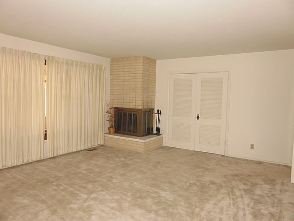 3rd image of 3805 N Sunset Ave
