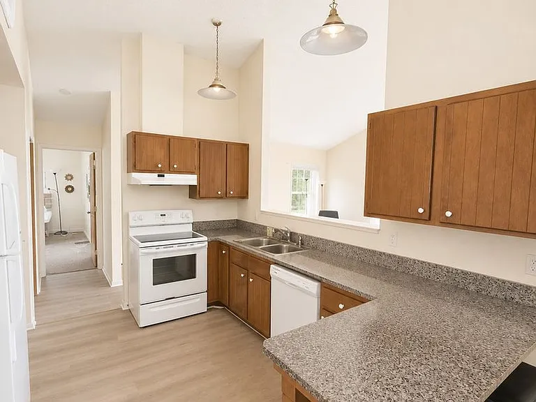 116 Mimosa Dr — Photo 6