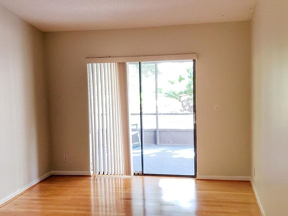 4th image of 7 Whitehall Way