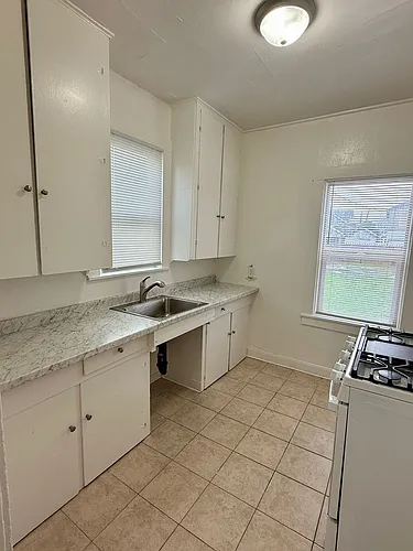 247 S Shasta St Photo 1