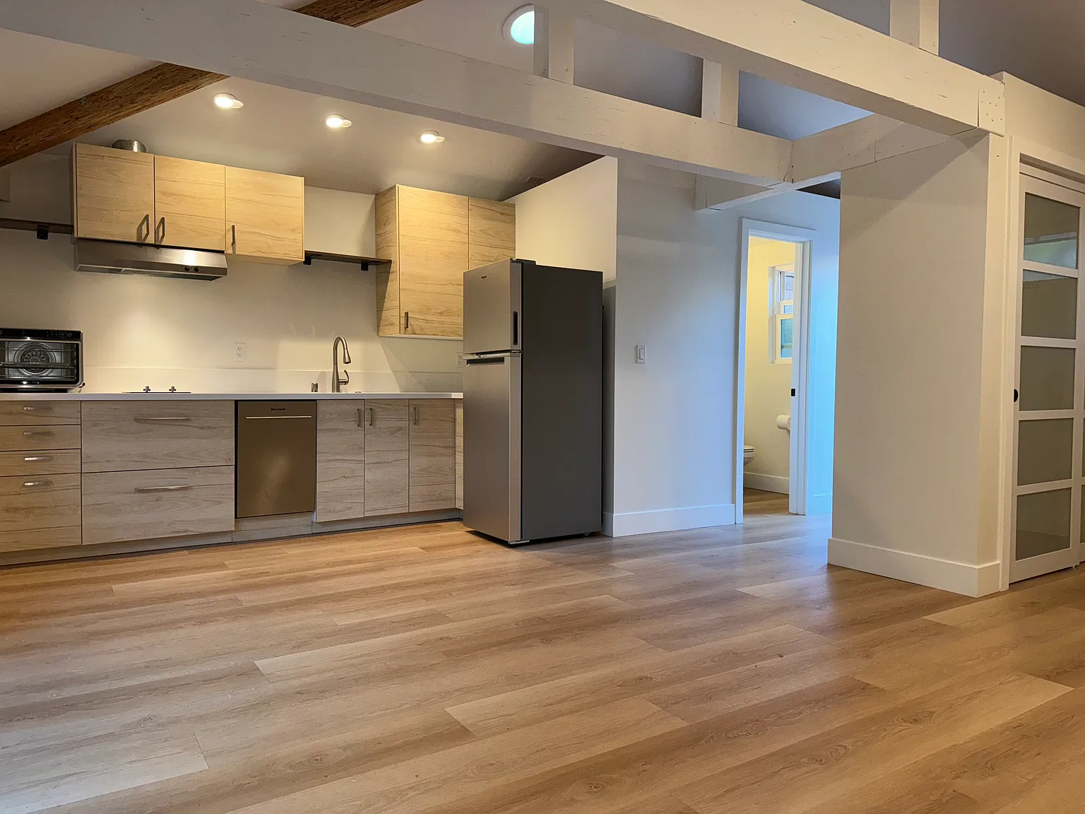 Studio, $2,995 — Photo 4