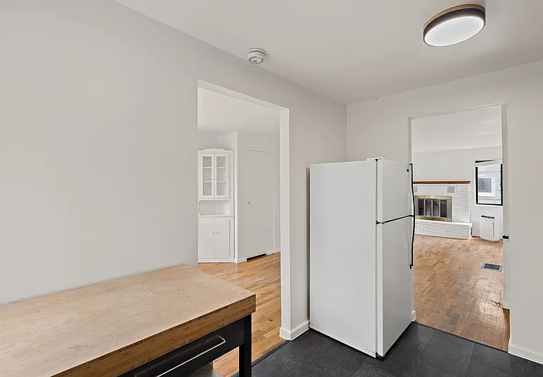611 N 143rd St — Photo 3