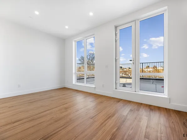 379 Hawthorne Street image 1 of 12