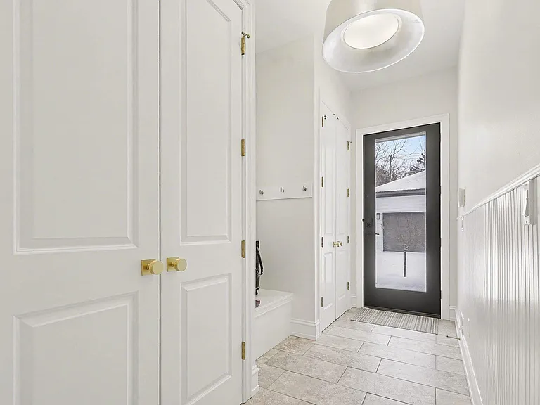 484 Park St — Photo 57