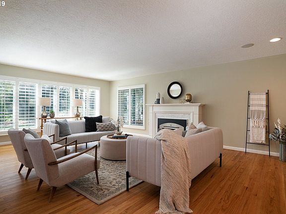 5th image of 16560 Glenwood Ct