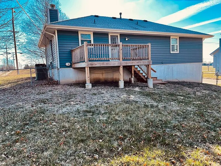 10606 N Oak Trafficway — Photo 27