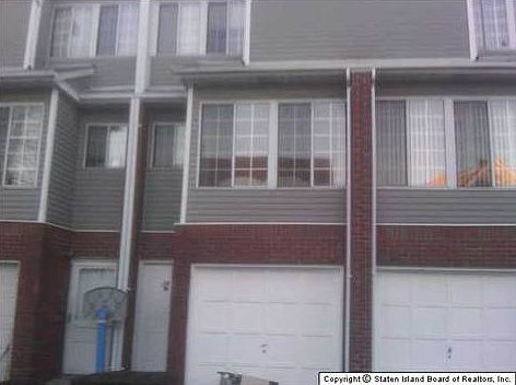 5th image of 24 Roosevelt Ct