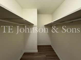 Cozy 1-Bedroom with Water Included, Winston Salem, NC 27103