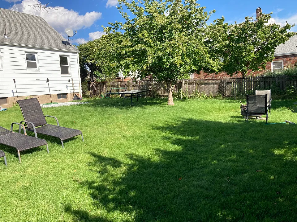 284 Main Ave #1