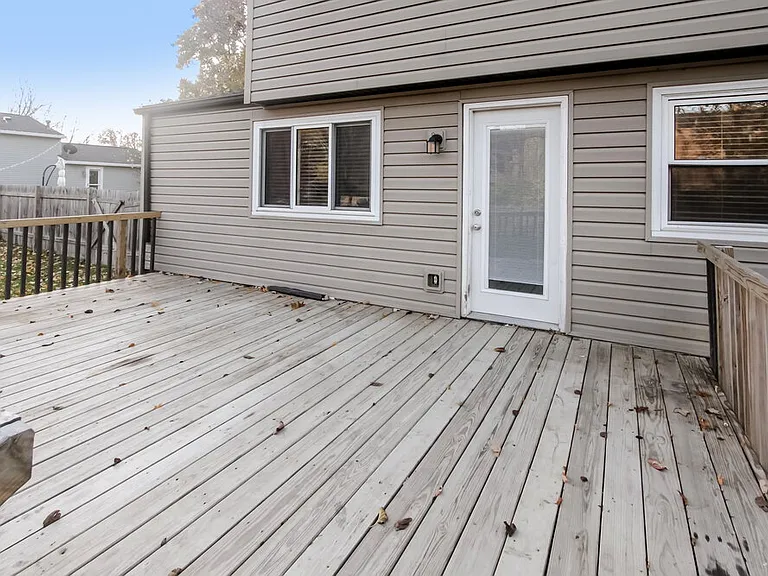 8931 Squire Ct — Photo 25