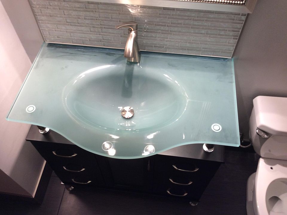 3rd Floor Contemporary Vanity w/Glass Backsplash