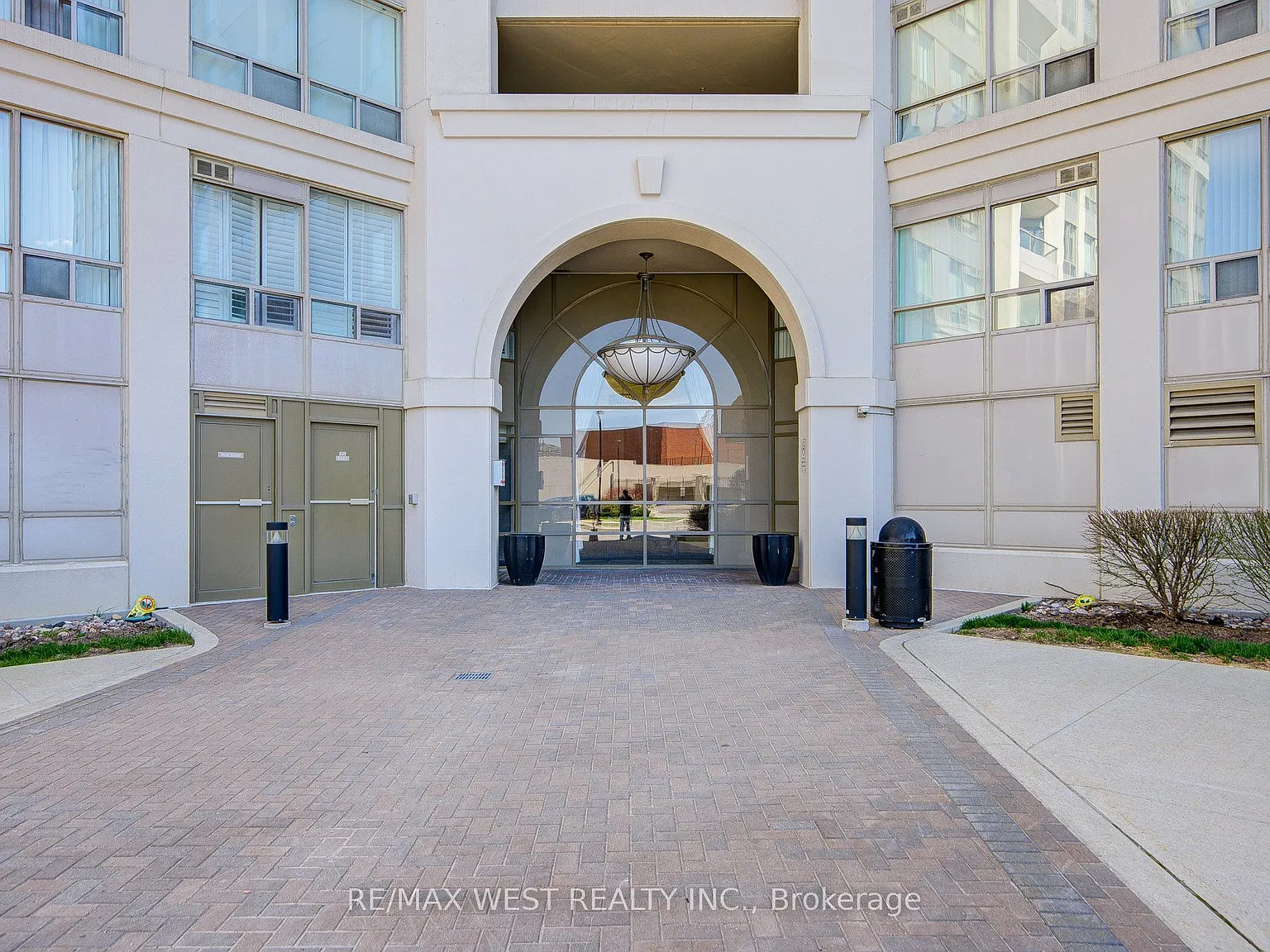 1 bed, $2,200 — Photo 4