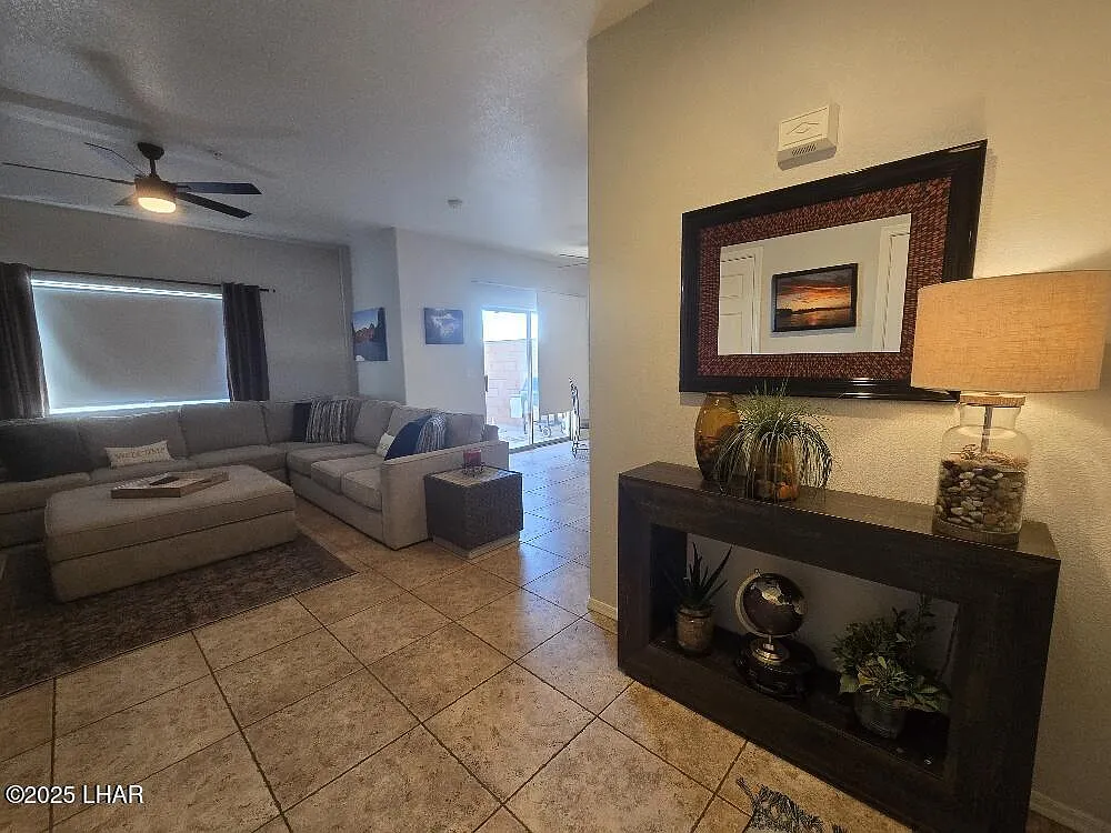 3 bed, 2.5 bath, 6760 sqft, $2,400 — Photo 4