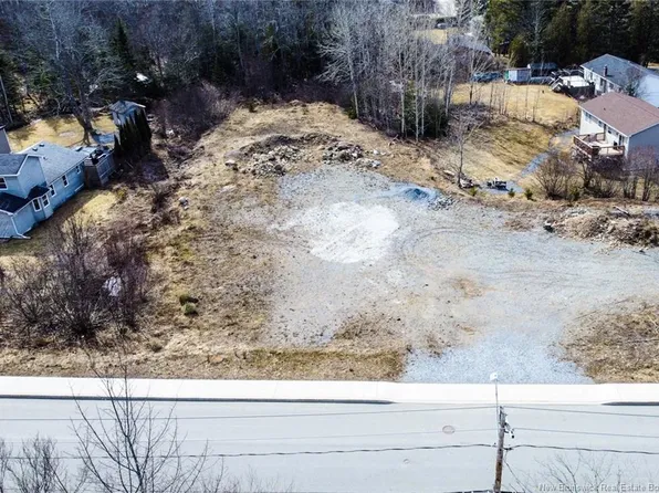 45 Old Coach Rd, Quispamsis, NB E2E 3V6