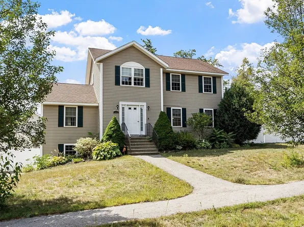 103 Brierwood Dr, Fitchburg, MA 01420