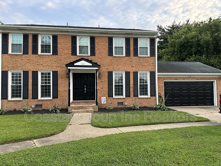 1012 Meadowview Pl — Photo 1