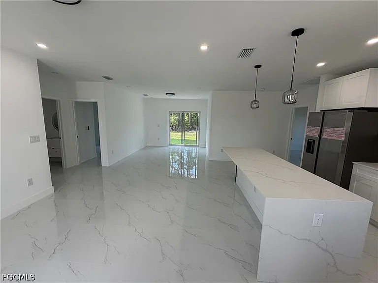 759 Cane St E — Photo 11