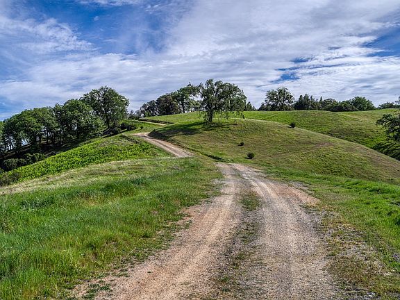 4th image of 12300 Skaggs Road