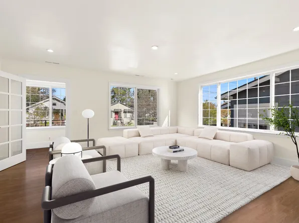 (undisclosed Address), Seattle, WA 98106