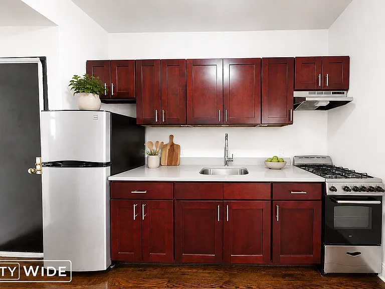 178 Thompson St #5D — Photo 3