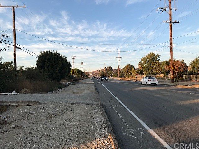 2nd image of 11880 Redlands Blvd