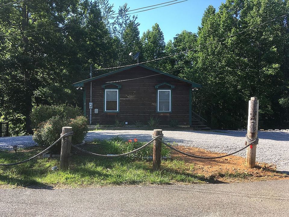 2nd image of 1021 Skyler Ln