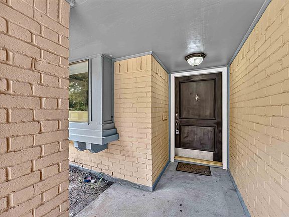 4th image of 7906 El Capitan Dr