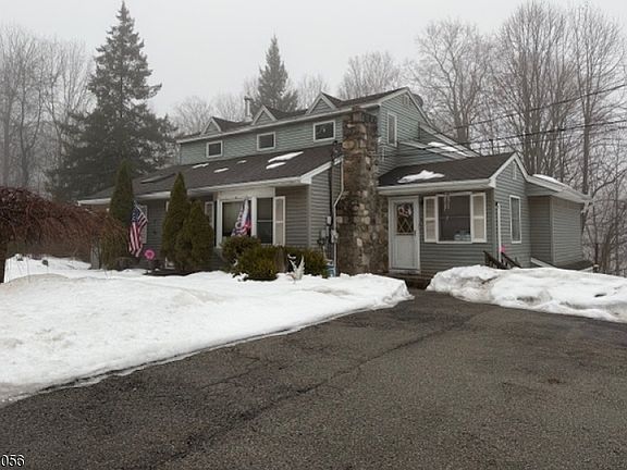 2nd image of 38 Highland Lakes Rd