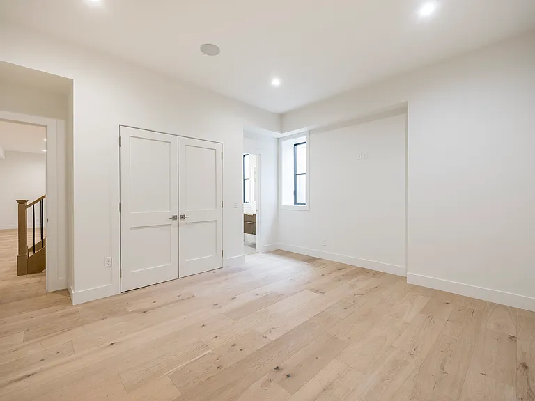 33 Harbor View Dr — Photo 29