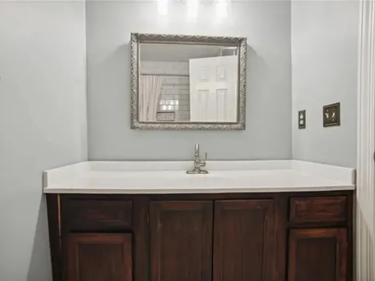7500 Roswell Rd — Photo 2