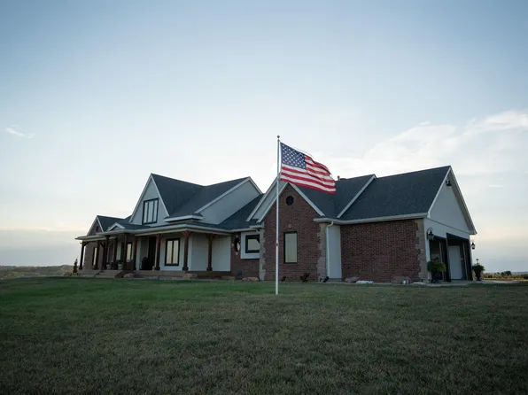 5721 NW Humphrey Rd, Topeka, KS 66618