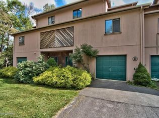 7243 Onawa Ct, Cresco, PA 18326