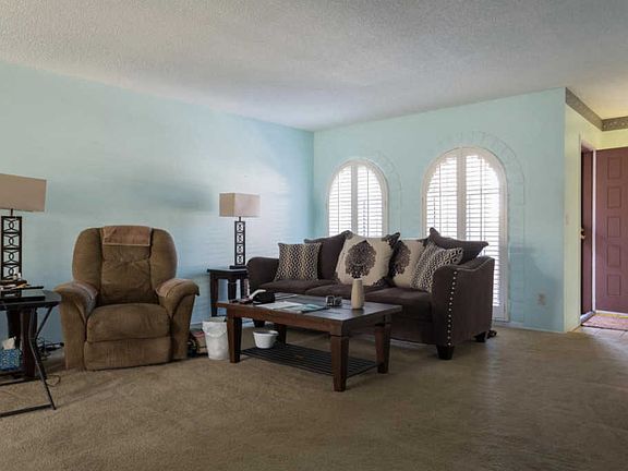 3rd image of 463 W Calle Lago
