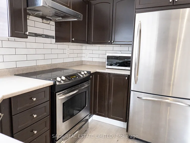 37 Tiago Ave #MAIN FLOOR — Photo 8