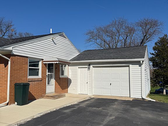 3rd image of 3429 Hoyer Rd