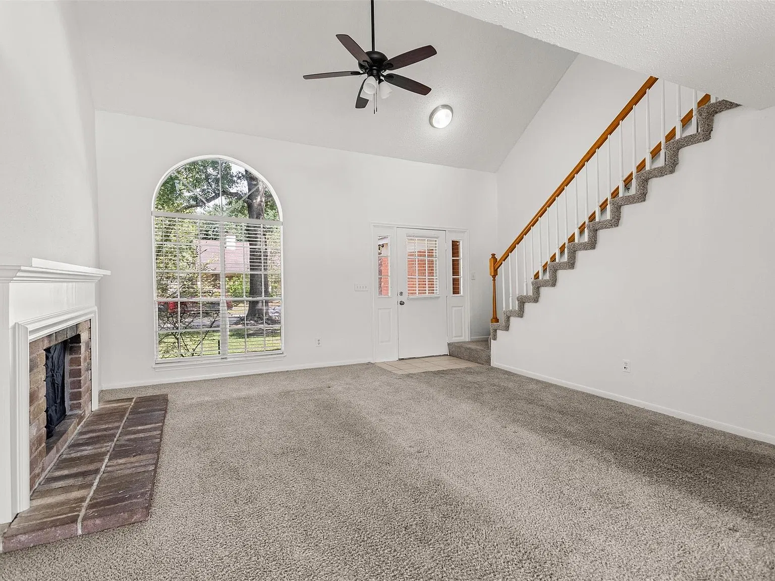 3 bed, 2.5 bath, 1642 sqft, $1,800 — Photo 4