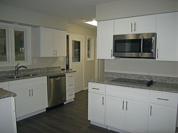 4th image of 1806 Hillwood Dr