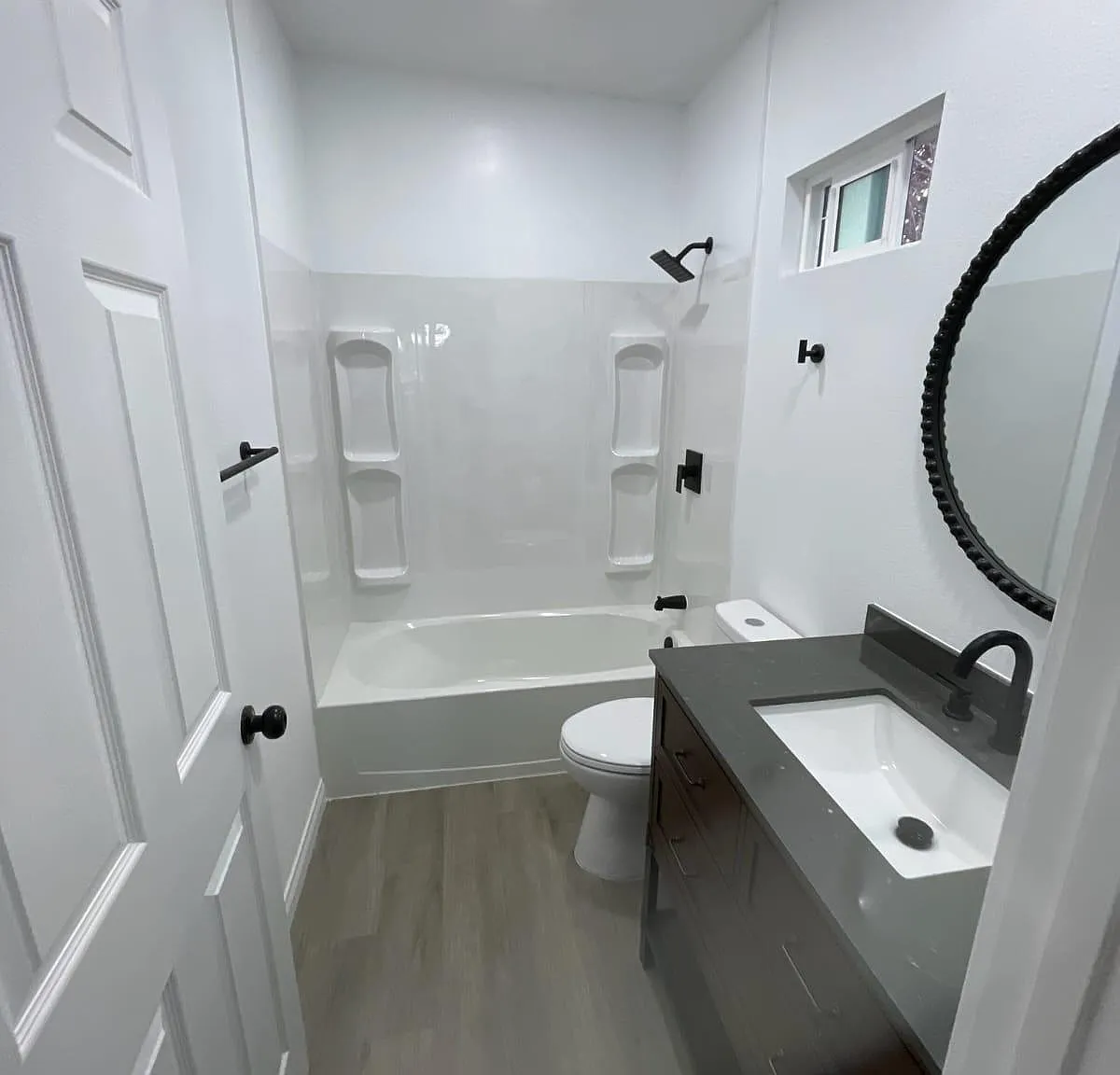 427 E Moss St — Photo 4