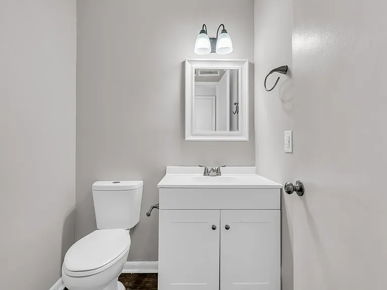 Eastwood Apts — Photo 12