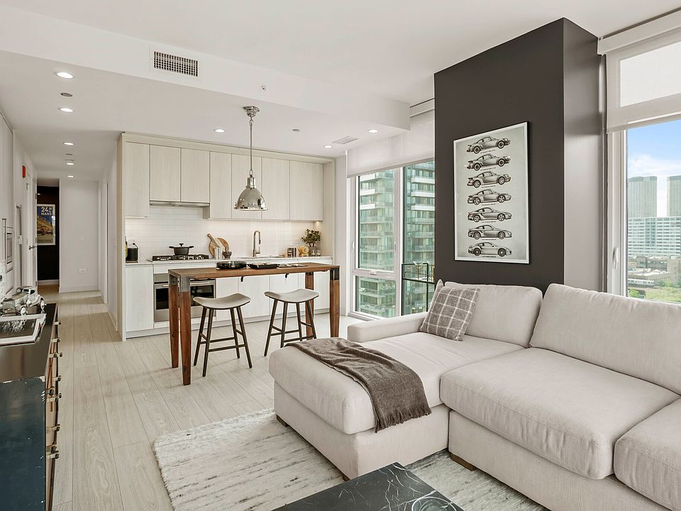 1st image of 354 N Union Ave #Penthouse 3/3